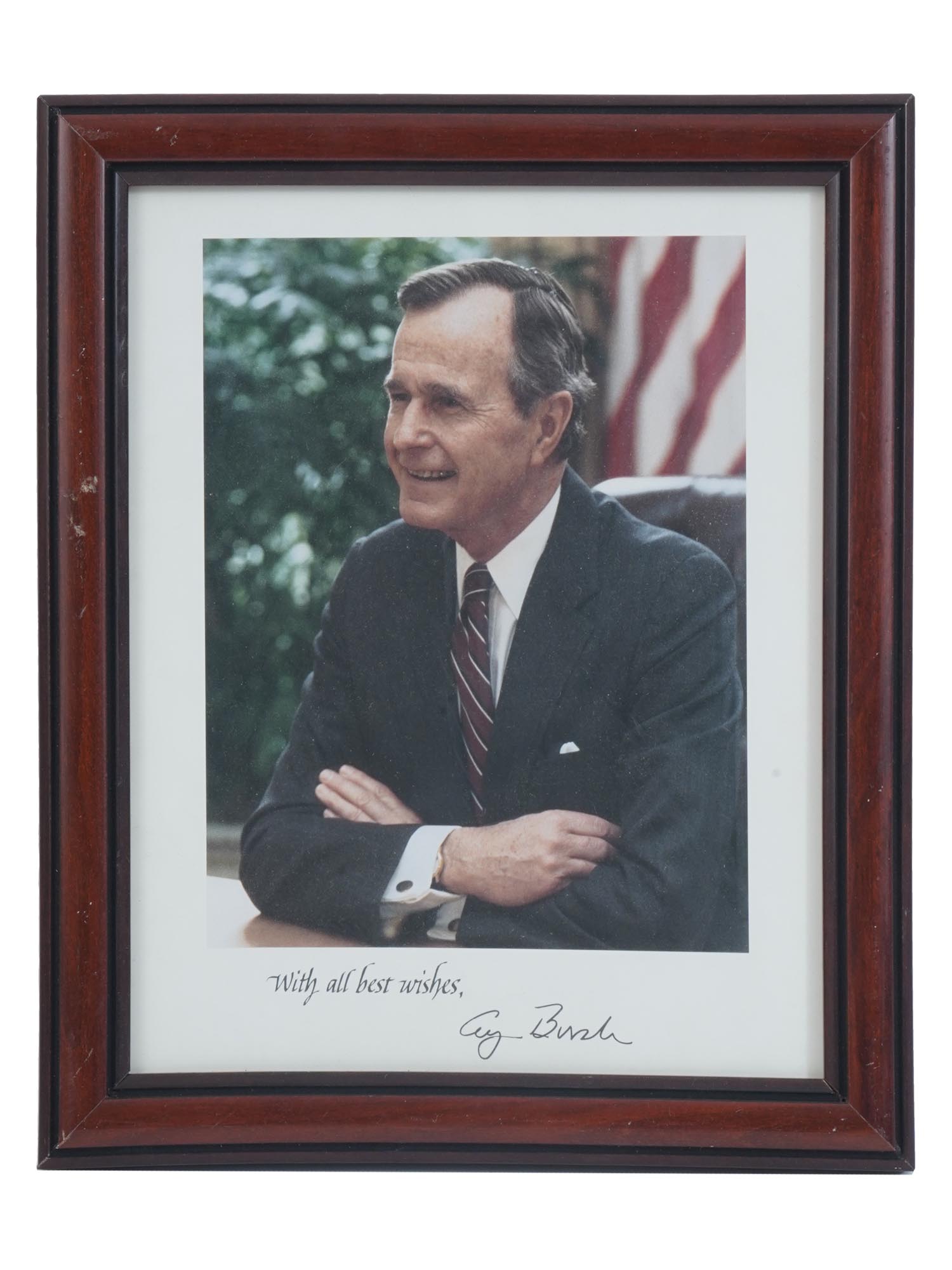 PRESIDENT GEORGE HW BUSH MEMORABILIA SIGNED PHOTO PIC-0